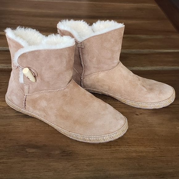 UGG Garnet Sherling Toggle Bootie in Chestnut Tan - Picture 3 of 10